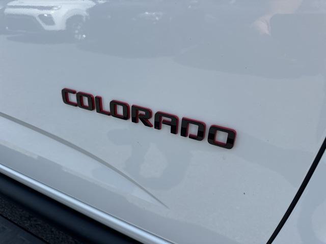 Photo of 2021 Summit White Chevrolet Colorado