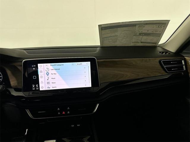 Photo of 2025 Silver Mist Metallic Volkswagen Atlas