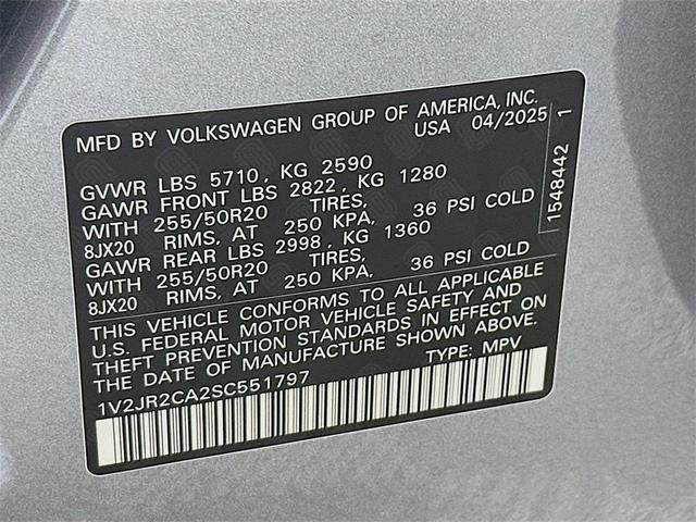 Photo of 2025 Silver Mist Metallic Volkswagen Atlas