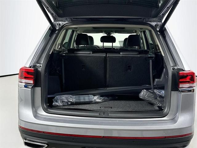 Photo of 2025 Silver Mist Metallic Volkswagen Atlas