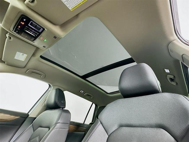 Photo of 2025 Silver Mist Metallic Volkswagen Atlas