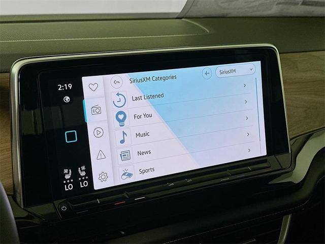 Photo of 2025 Silver Mist Metallic Volkswagen Atlas