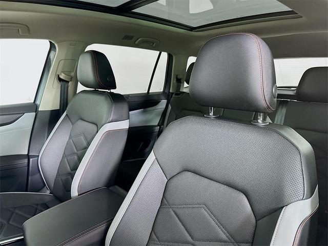 Photo of 2025 Pure Gray Volkswagen Atlas