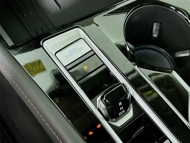 Photo of 2025 Pure Gray Volkswagen Atlas
