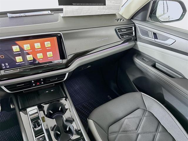 Photo of 2025 Pure Gray Volkswagen Atlas