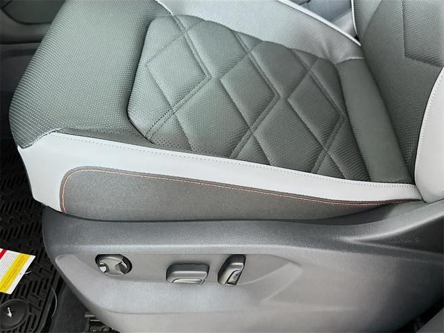 Photo of 2025 Pure Gray Volkswagen Atlas