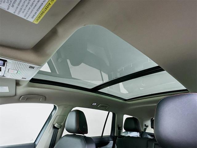 Photo of 2025 Pure Gray Volkswagen Atlas
