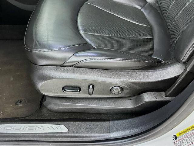 Photo of 2019 Summit White Buick Envision