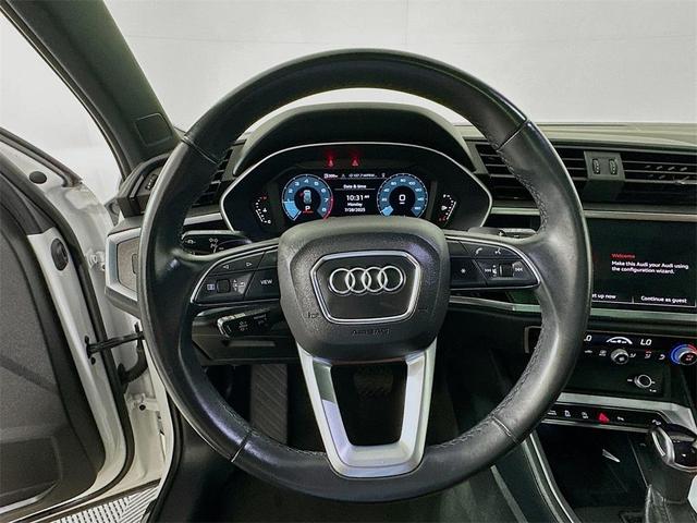 Photo of 2024 Arkona White Audi Q3