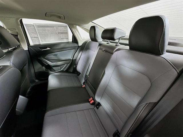 Photo of 2025 Platinum Gray Metallic Volkswagen Jetta
