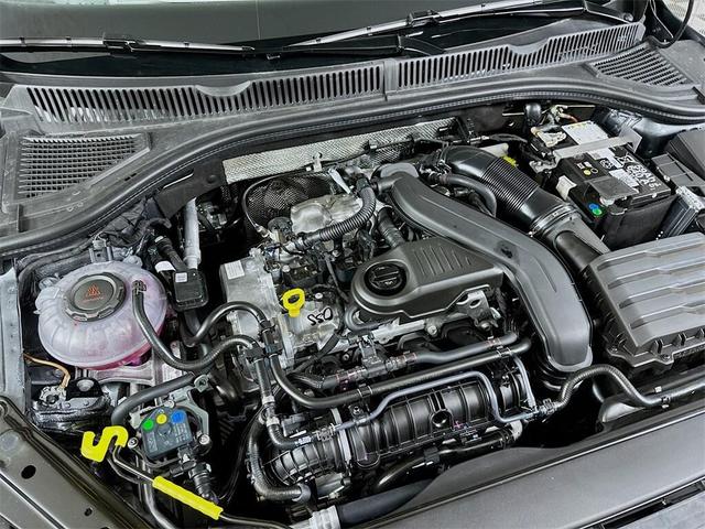 Photo of 2025 Platinum Gray Metallic Volkswagen Jetta