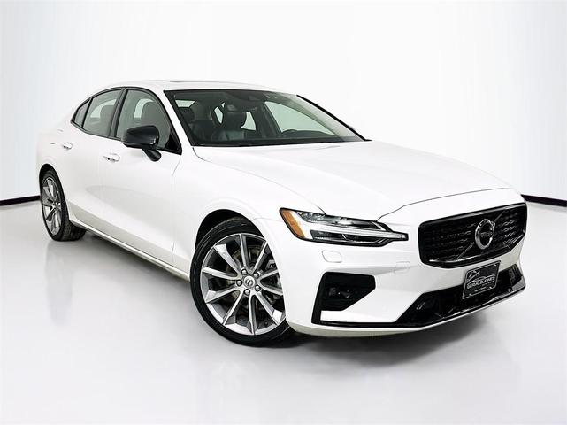 2022 Volvo S60