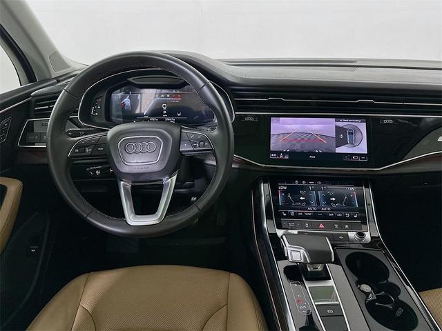Photo of 2025 Glacier White Metallic Audi Q7