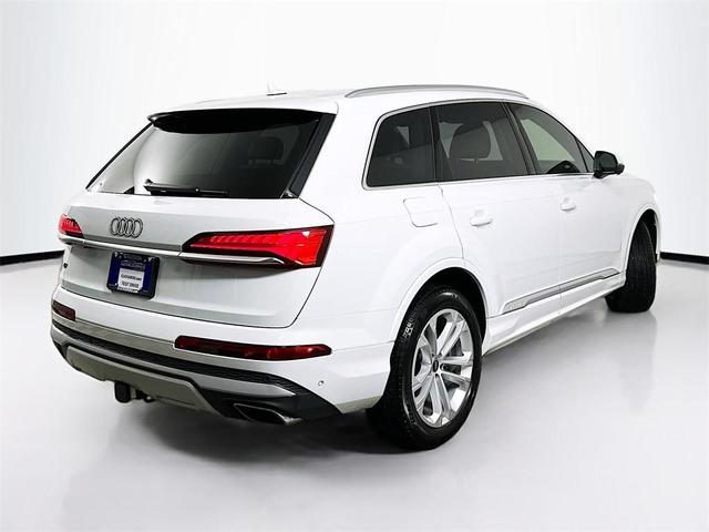 Photo of 2025 Glacier White Metallic Audi Q7
