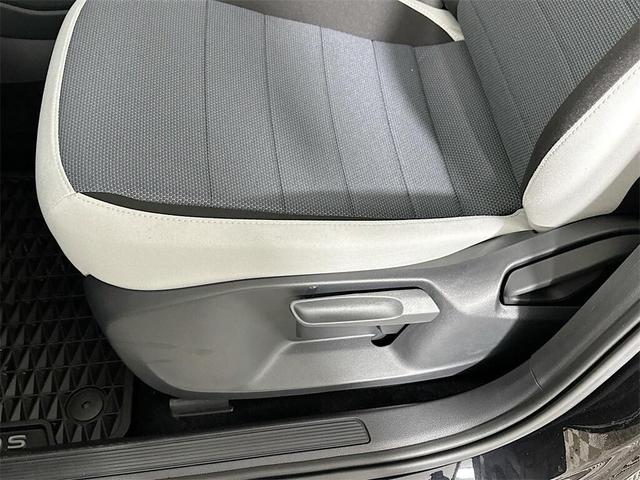 Photo of 2025 Deep Black Pearl Effect Volkswagen Taos