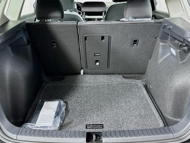 Photo of 2025 Deep Black Pearl Effect Volkswagen Taos