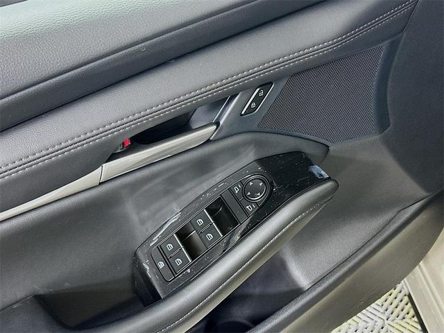 Photo of 2025 Platinum Mazda Mazda3