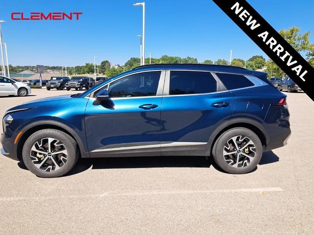 Photo of 2023 Blue Kia Sportage Hybrid