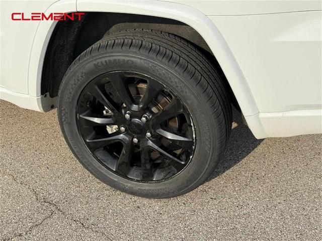 Photo of 2021 Bright White Clearcoat Jeep Grand Cherokee