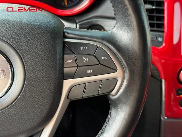 Photo of 2021 Bright White Clearcoat Jeep Grand Cherokee