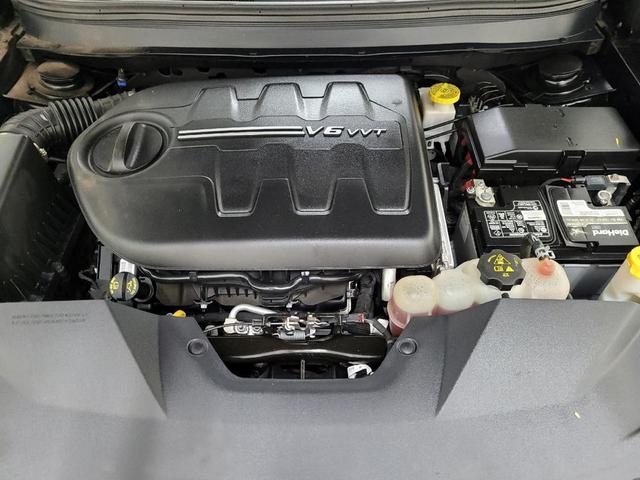 Photo of 2019 Diamond Black Crystal Pearlcoat Jeep Cherokee