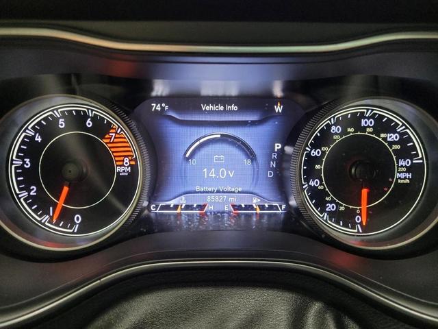 Photo of 2019 Diamond Black Crystal Pearlcoat Jeep Cherokee