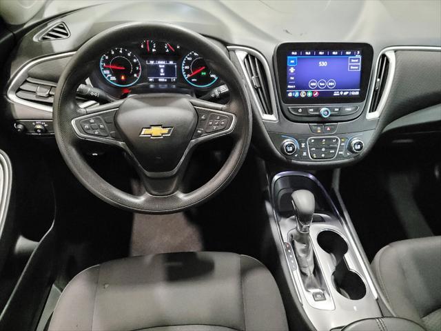 Photo of 2022 Silver Ice Metallic Chevrolet Malibu