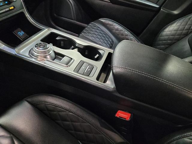 Photo of 2023 Iconic Silver Metallic Ford Edge