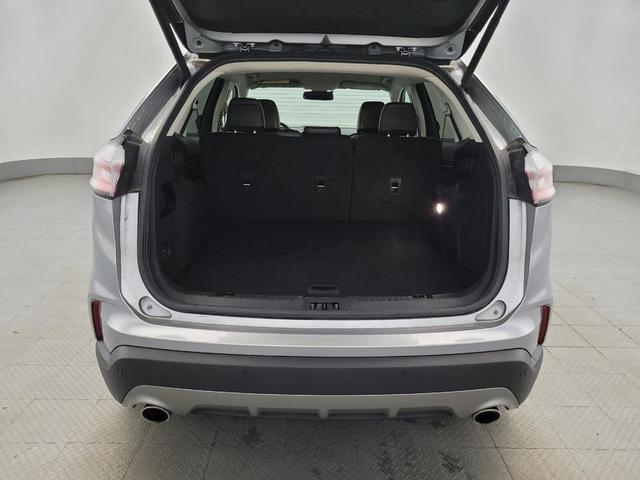 Photo of 2023 Iconic Silver Metallic Ford Edge