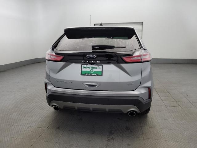 Photo of 2023 Iconic Silver Metallic Ford Edge