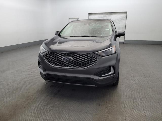 Photo of 2024 Carbonized Gray Metallic Ford Edge