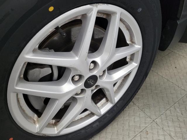 Photo of 2024 Carbonized Gray Metallic Ford Edge