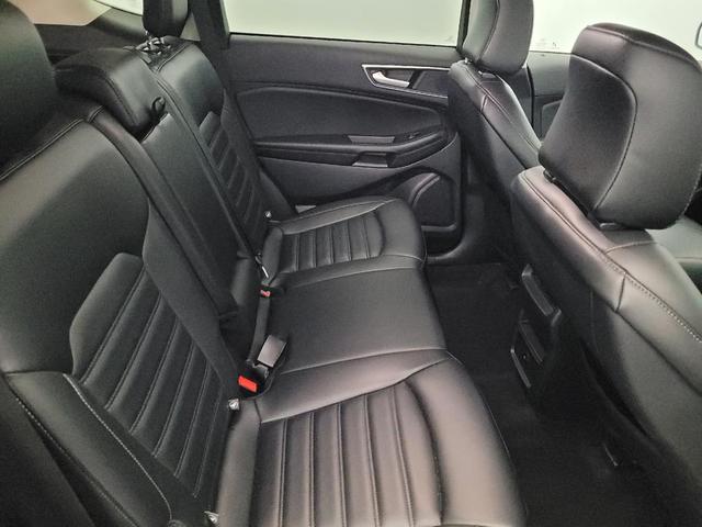 Photo of 2024 Carbonized Gray Metallic Ford Edge