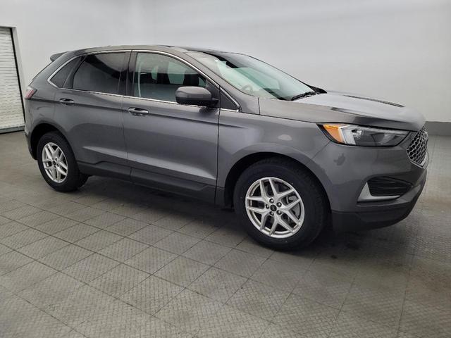 Photo of 2024 Carbonized Gray Metallic Ford Edge