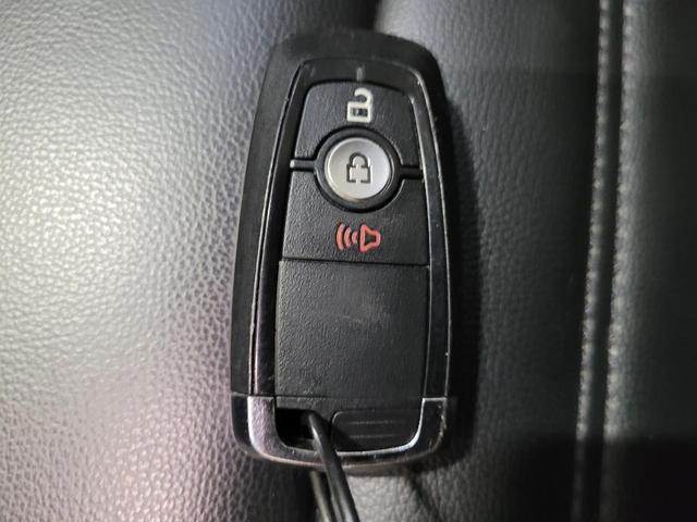 Photo of 2024 Carbonized Gray Metallic Ford Edge