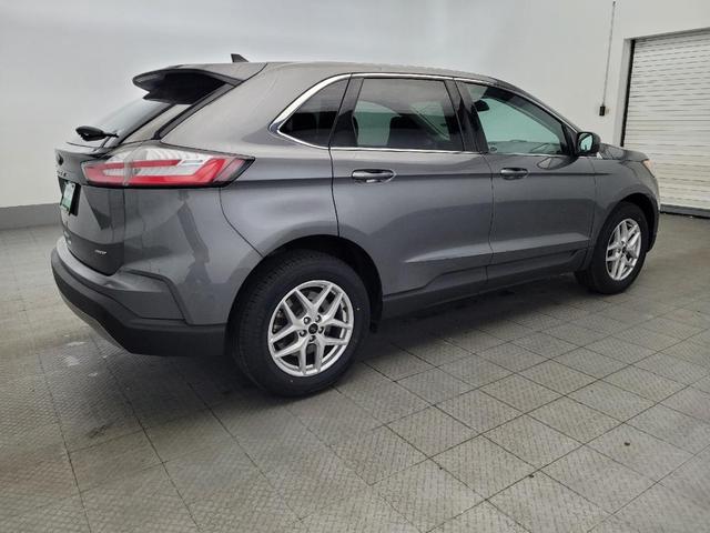 Photo of 2024 Carbonized Gray Metallic Ford Edge