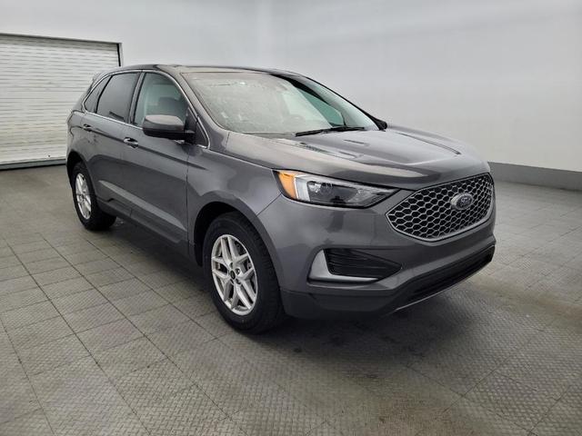 Photo of 2024 Carbonized Gray Metallic Ford Edge