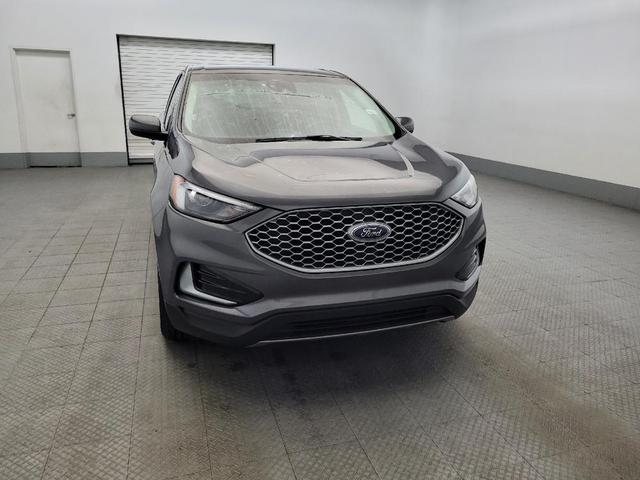 Photo of 2024 Carbonized Gray Metallic Ford Edge
