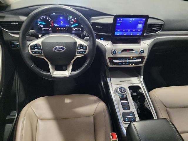 Photo of 2023 White Ford Explorer