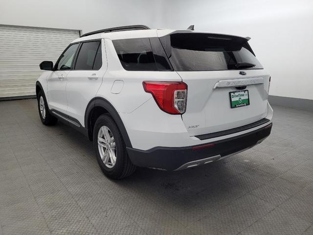 Photo of 2023 White Ford Explorer