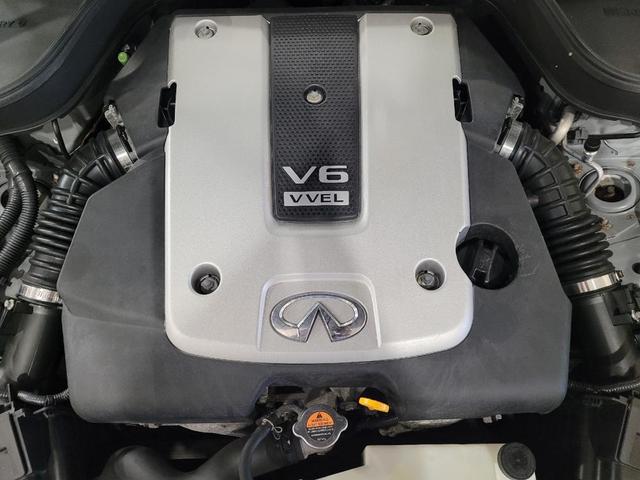 Photo of 2013 Liquid Platinum INFINITI G37x