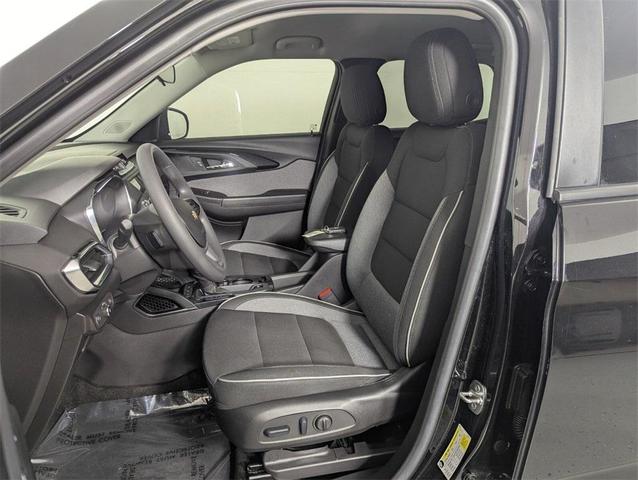 Photo of 2023 Mosaic Black Metallic Chevrolet Trailblazer