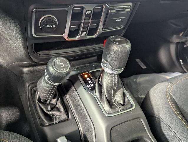 Photo of 2025 Black Clearcoat Jeep Gladiator