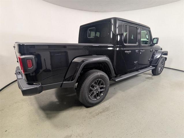 Photo of 2025 Black Clearcoat Jeep Gladiator