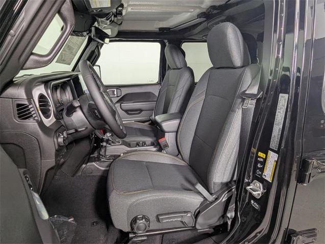 Photo of 2025 Black Clearcoat Jeep Gladiator