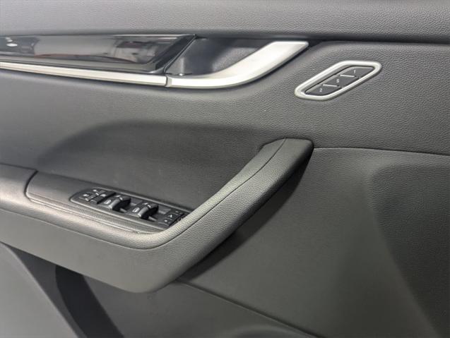 Photo of 2022 Nero Ribelle Metallic Maserati Levante