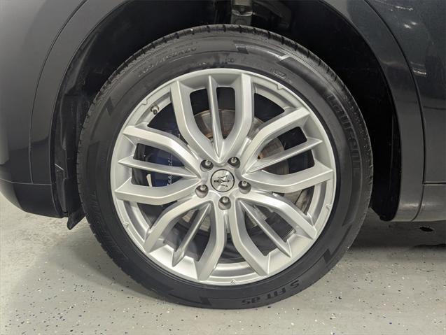 Photo of 2022 Nero Ribelle Metallic Maserati Levante