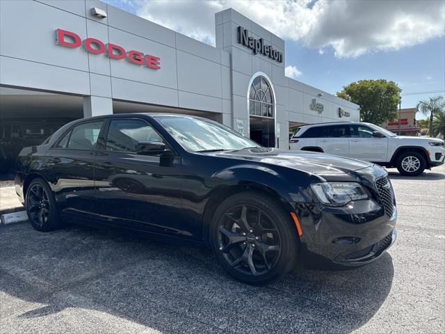 Photo of 2021 Gloss Black Chrysler 300