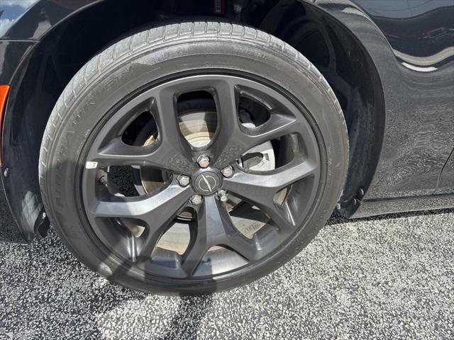 Photo of 2021 Gloss Black Chrysler 300