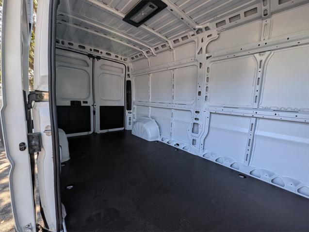 Photo of 2025 Bright White Clearcoat RAM ProMaster 2500